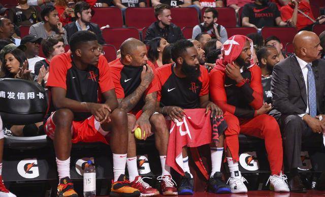  太阳队十二连胜创队史新纪录  